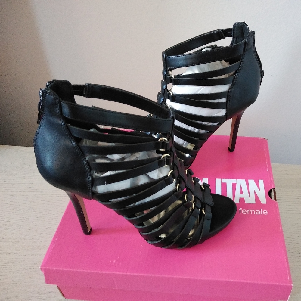 NWOT Cosmopolitan Women's heels , 7 1/2 M